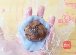 Illustration of how to make snow-skin mooncakes with rose filling 16