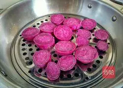 Illustration of how to make whole wheat purple potato cake 1