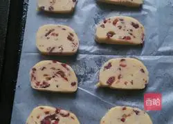 Illustration of how to make cranberry cookies 10