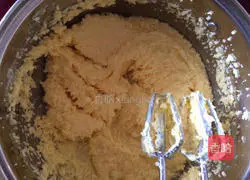 Illustration of how to make butter hazelnut biscuits 3