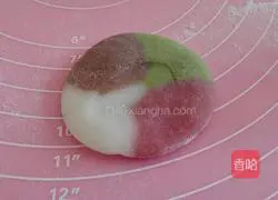 Illustration of how to make four-color snowskin mooncakes 5