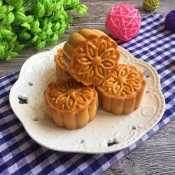 Chestnut filling mooncakes
