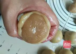 Cantonese egg yolk mooncake recipe 10