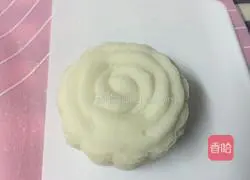 Illustration of how to make colorful snowskin mooncakes 11