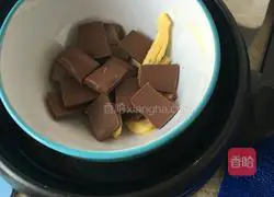 Illustration of how to make chocolate toast with soup method 4