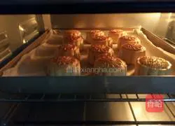 Illustration of how to make Wuren Cantonese mooncakes 10