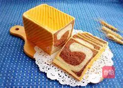 Illustration of how to make two-color toast 17