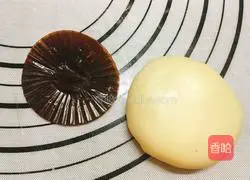 Illustration of how to make fresh meat mooncakes 18