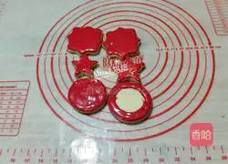 Illustration of how to make Christmas frosted cookies 4