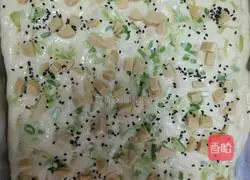 Illustration of how to make meat floss rolls 3