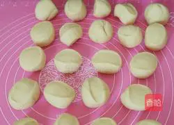 Illustration of how to make croissants 5