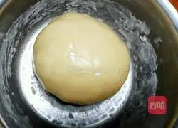 Cantonese egg yolk mooncake recipe 7