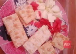 Illustration of how to make sandwich soda biscuits 4