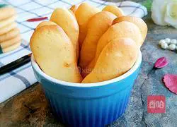 Illustration of how to make finger biscuits 8