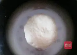 Illustration of how to make fresh meat mooncakes 4