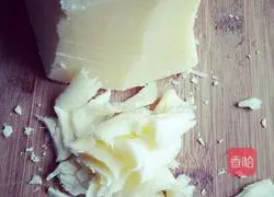 Illustration of how to make toast with lots of cheese 1