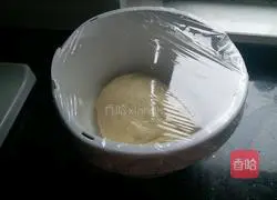 Illustration of how to make milk and egg yolk toast 6