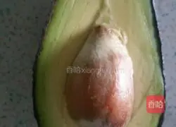 Illustration of how to make avocado toast 3