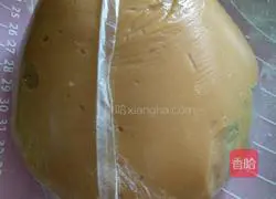 Illustration of how to make purple potato filling mooncakes 3