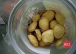 Illustration of how to make egg yolk biscuits 6