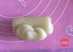 Illustration of how to make puff pastry mooncakes 6