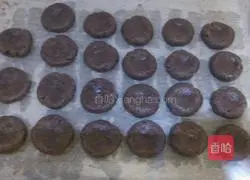 Black sesame and purple sweet potato biscuits Practice illustration 4