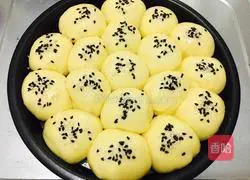 Illustration of how to make sesame buns 15