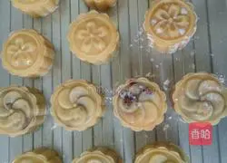 Illustration of how to make Cantonese mooncakes 11