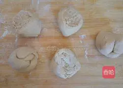 Illustration of how to make chocolate buns 7