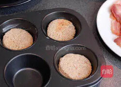 Illustration of how to make bacon toast and egg cups 2