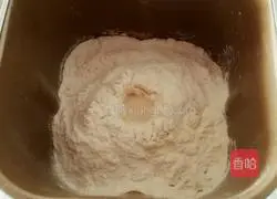 Illustration of how to make pumpkin and meat floss bread 3