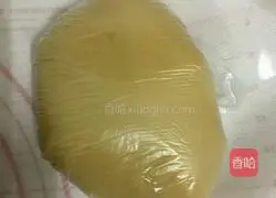 Illustration of how to make egg yolk and lotus paste mooncakes 8