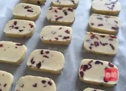 Illustration of how to make cranberry cookies 6