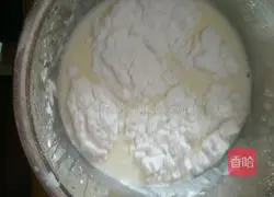 Illustration of how to make custard snowskin mooncakes 2
