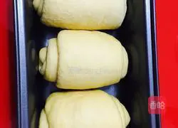 Illustration of how to make egg toast 6