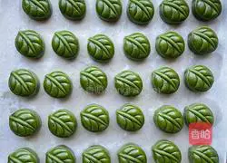 Illustration of making matcha mooncakes 11