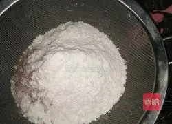 Illustration of how to make nut chocolate cookies 4