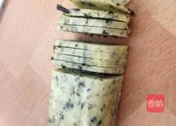 Illustration of how to make salty seaweed biscuits 6