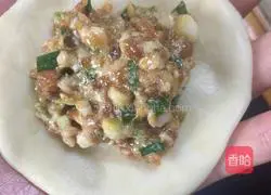 Illustration of how to make fresh meat mooncakes (pork roast) 12