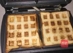 Illustration of how to make toast waffles 2