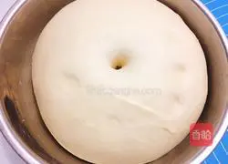 Illustration of how to make green onion sesame ham bread 3