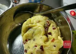 Illustration of how to make microwave cranberry cookies 4