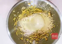 Halloween Spider Pumpkin Cookies Recipe Illustration 4