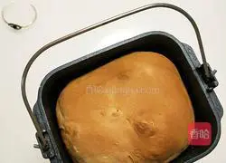 Illustration of making homemade French bread 10