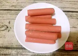 Illustration of how to make ham sausage bread 10