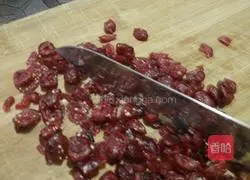 Illustration of how to make five-nut mooncake filling 4