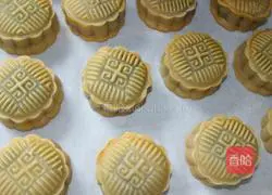 Illustration of how to make bean paste mooncakes (10-head mooncakes) 10