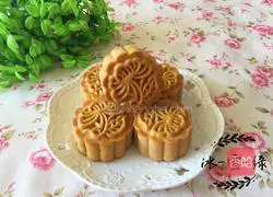 Illustration of how to make mooncakes with five kernel fillings 13