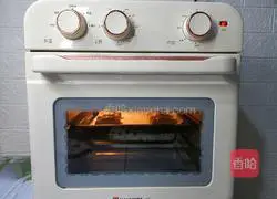 Illustration of how to make bean paste mooncakes 21