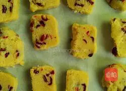 Cranberry Illustration of how to make cookies 4